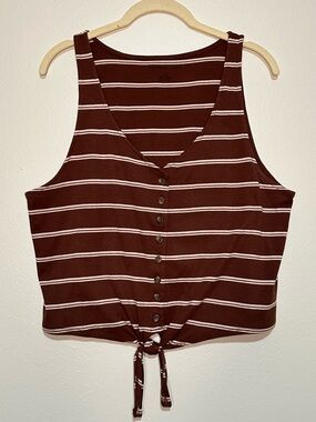 American Eagle front tie, button up front sleeveless crop. Size large P2P 20”